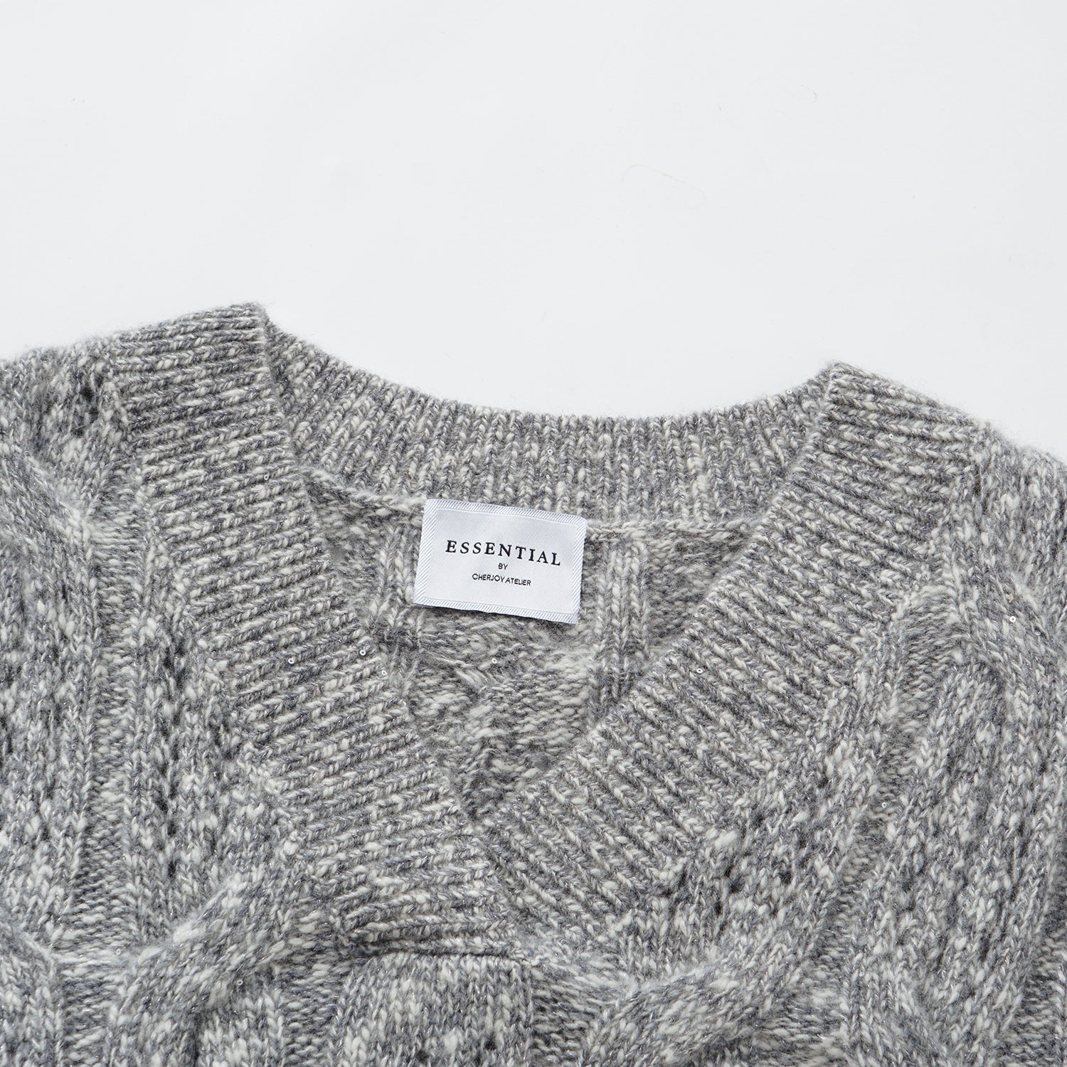 “Winter Diary” 100% Cashmere極細絨柔鏤空蜂格紋星點V領上衣—Ash Cloud 灰霧雲嶺