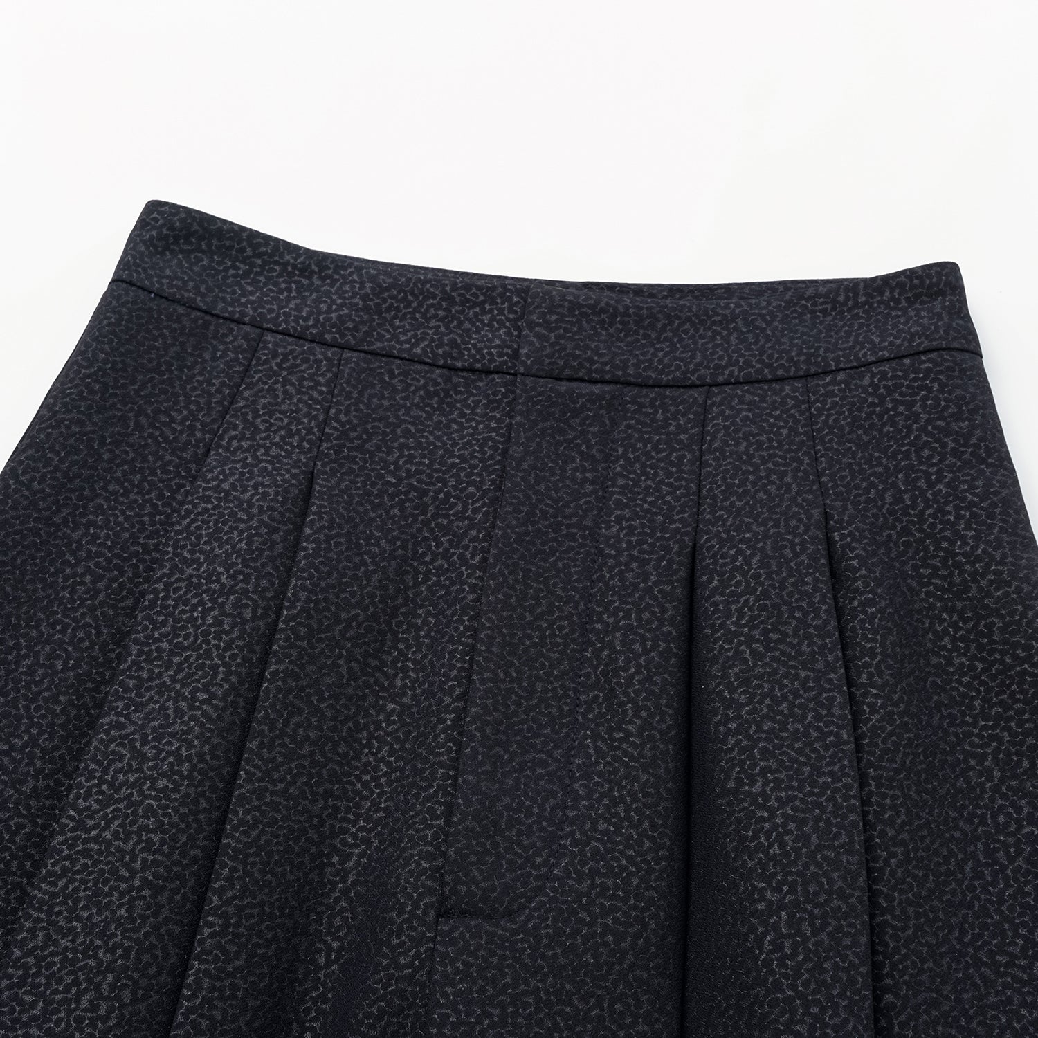 "Speak Sleek" 奢華特殊岩紋肌理西裝長褲—Dark Mirage隱曜