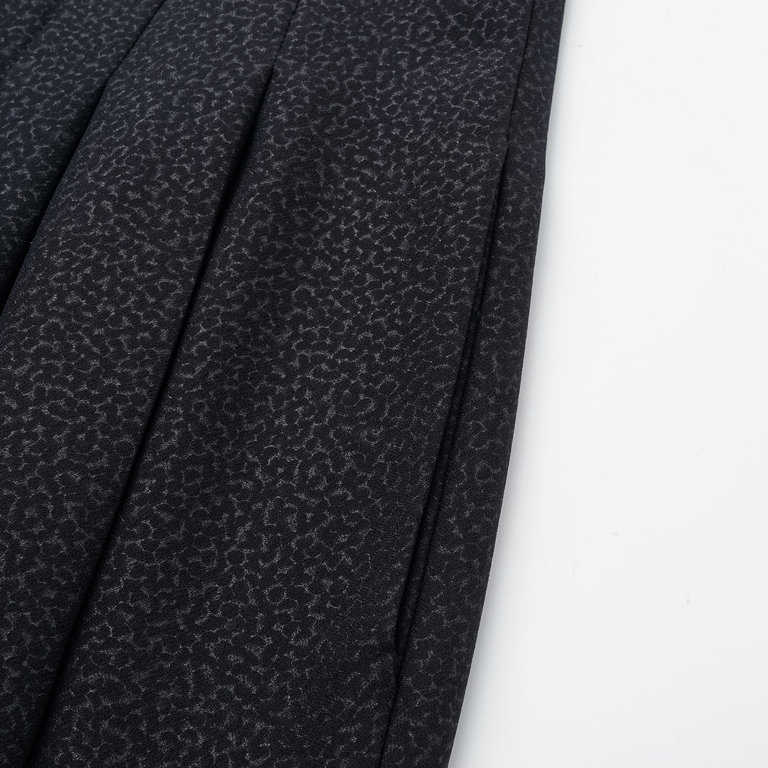 "Speak Sleek" 奢華特殊岩紋肌理西裝長褲—Dark Mirage隱曜