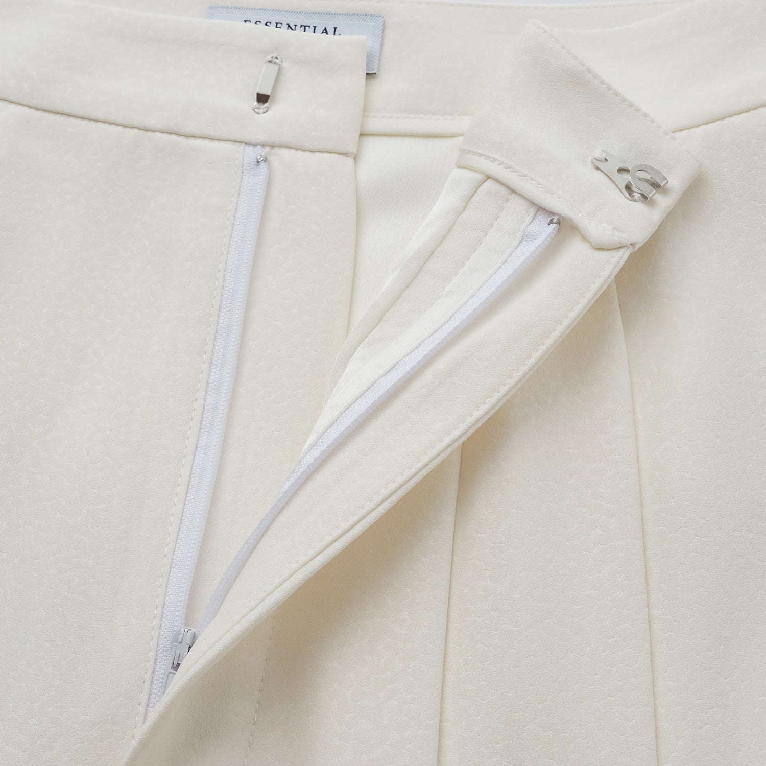 "Speak Sleek" 奢華特殊岩紋肌理西裝長褲—First Light初曦