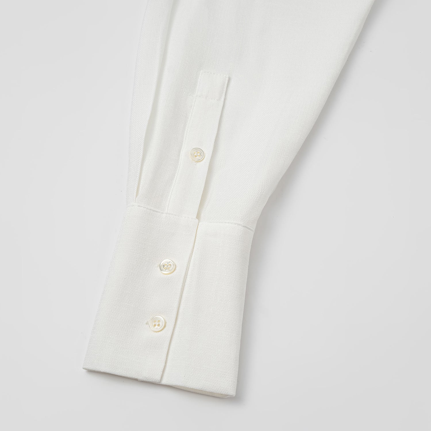 “知性時刻” 特殊絲竹肌理工藝醋酸襯衫—晨羽