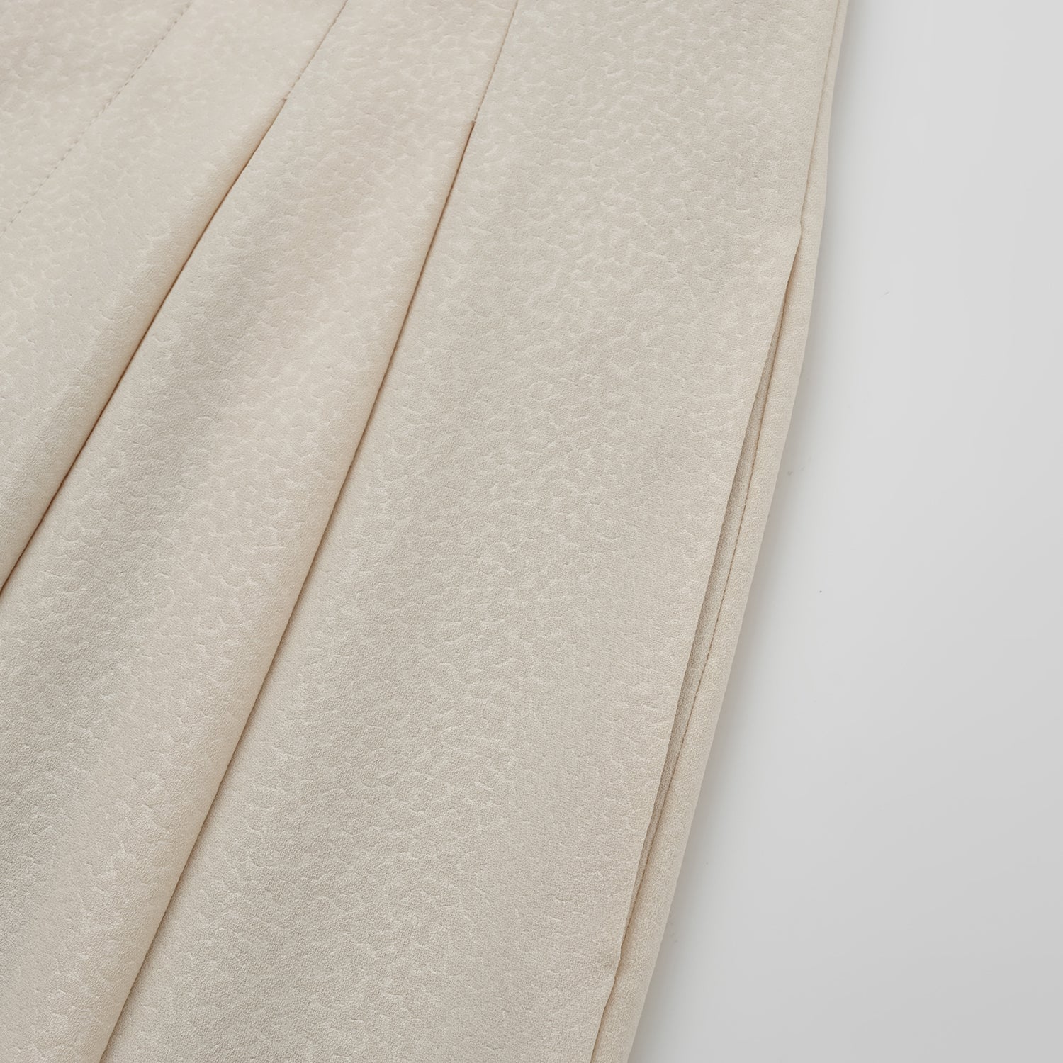 "Speak Sleek" 奢華特殊岩紋肌理西裝長褲—Dune Mist隱沙