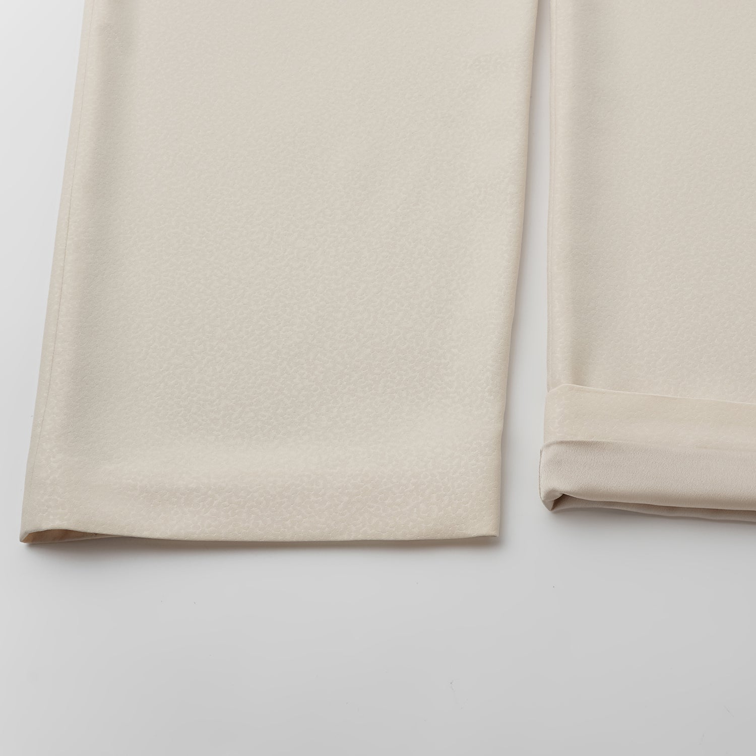 "Speak Sleek" 奢華特殊岩紋肌理西裝長褲—Dune Mist隱沙