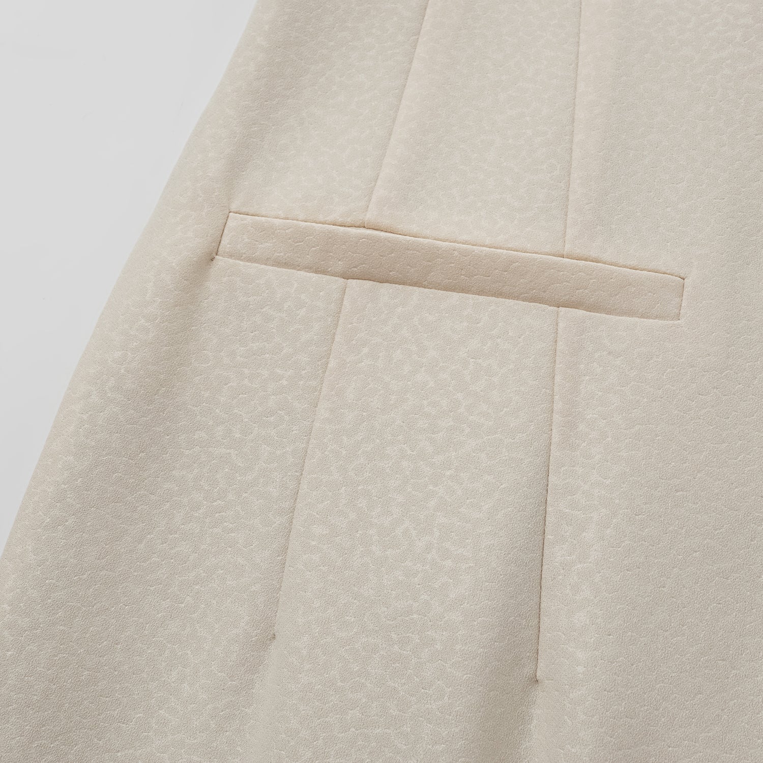 "Speak Sleek" 奢華特殊岩紋肌理西裝長褲—Dune Mist隱沙