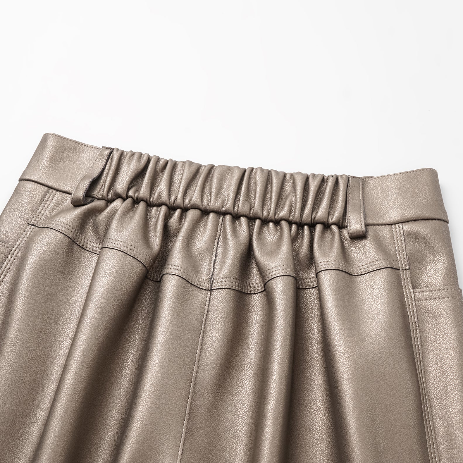 Easy-go Chic” 純素皮切皮工藝九分褲—夜幕金