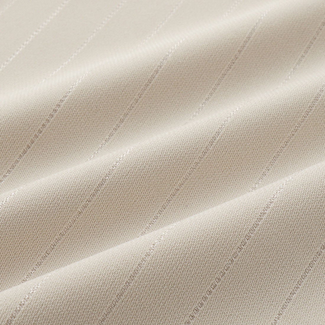 "Speak Sleek." 銀織工藝直條修身西裝外套—Drifted Light自由掠影