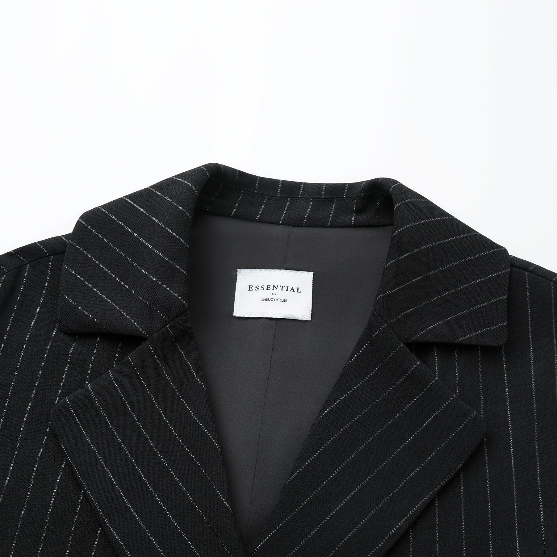 "Speak Sleek." 銀織工藝直條修身西裝外套—Shadow Rhythm沉光輕序