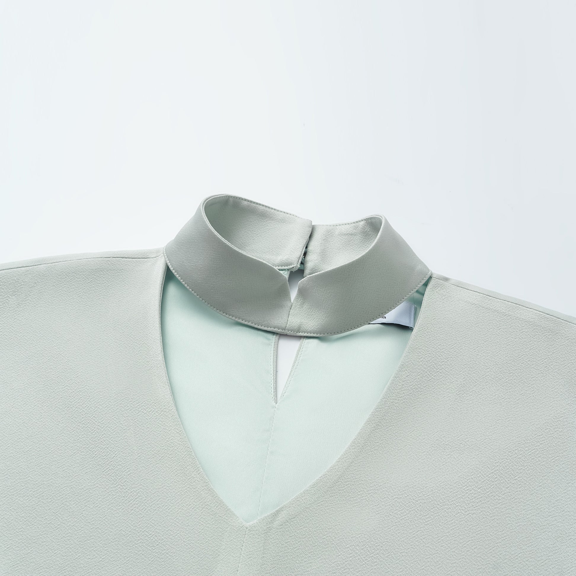 “春意” 鏤空剪裁設計輕中式上衣—茉莉