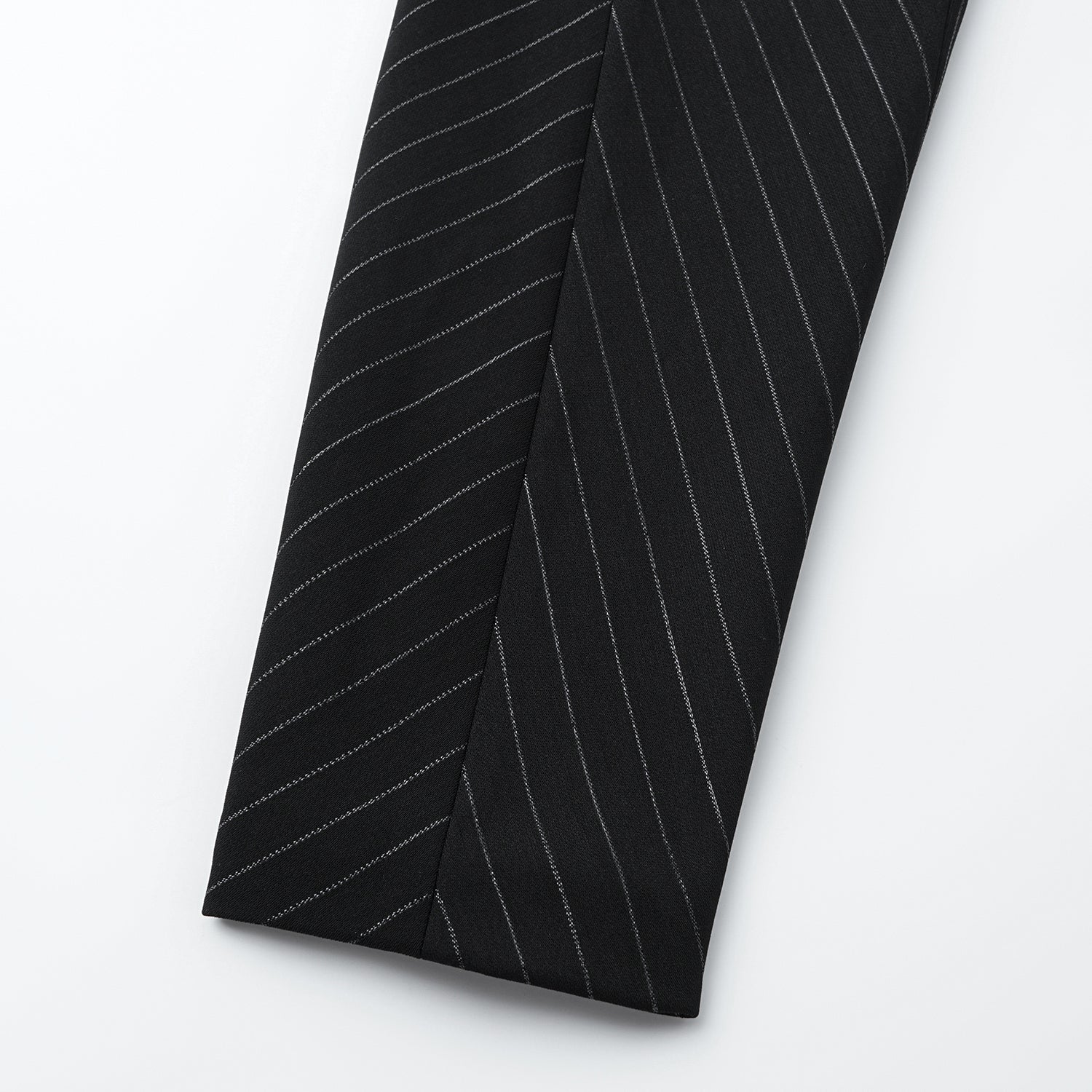 "Speak Sleek." 銀織工藝直條修身西裝外套—Shadow Rhythm沉光輕序