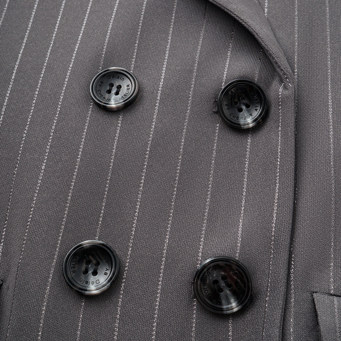 "Speak Sleek." 銀織工藝直條修身西裝外套—Urban Reverie藝境漫游