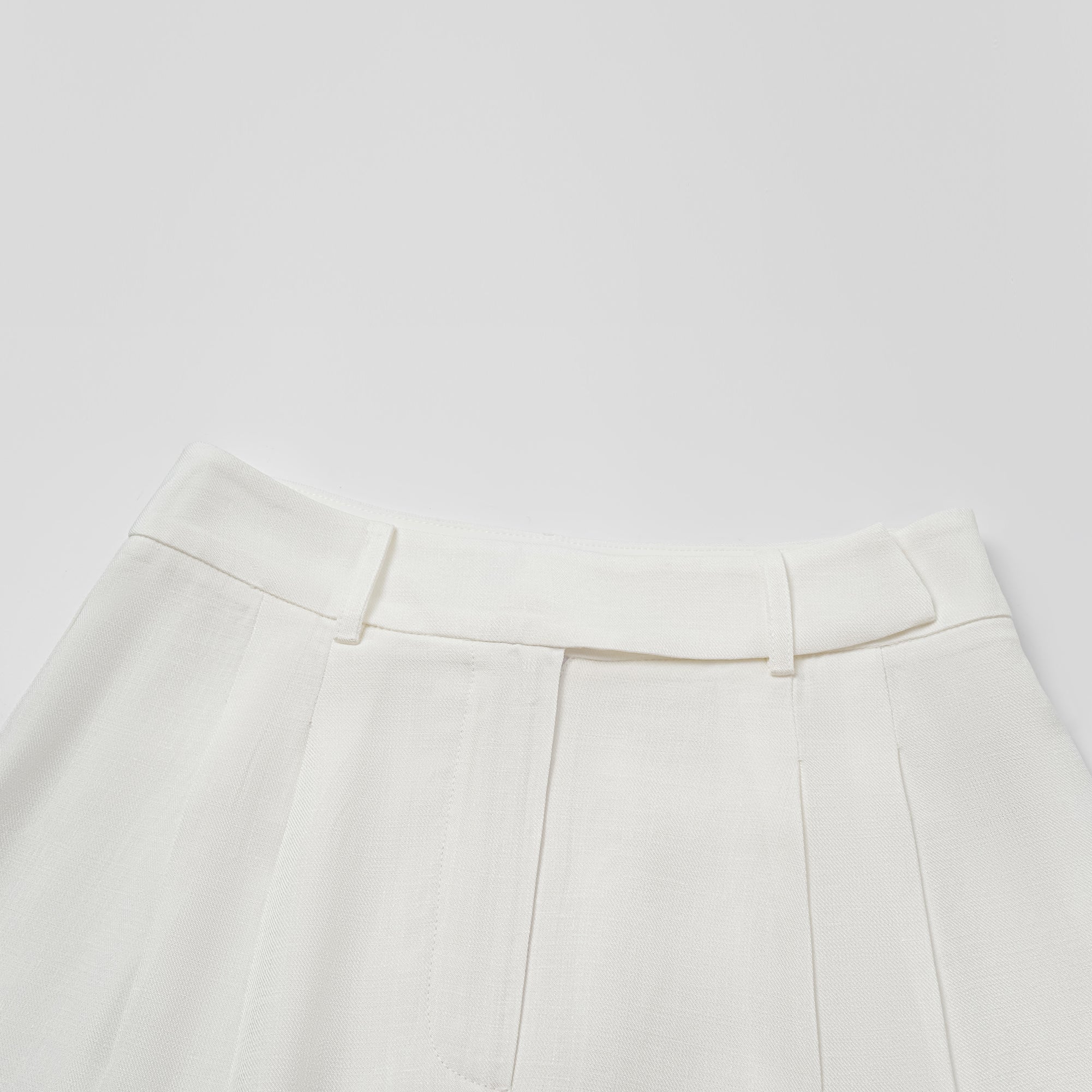 “知性時刻” 特殊絲竹肌理工藝醋酸短褲—晨羽