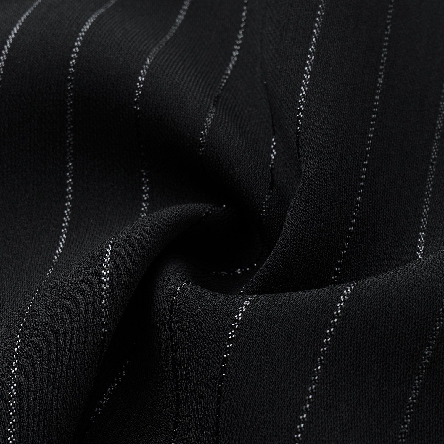 "Speak Sleek." 銀織工藝直條西裝短褲—Shadow Rhythm沉光輕序