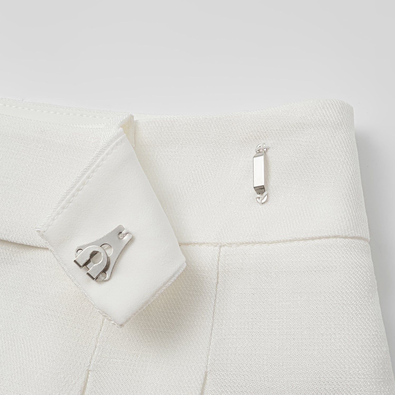 “知性時刻” 特殊絲竹肌理工藝醋酸短褲—晨羽