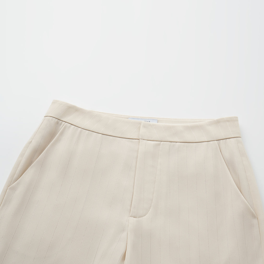 "Speak Sleek." 銀織工藝直條西裝喇叭褲—Drifted Light自由掠影