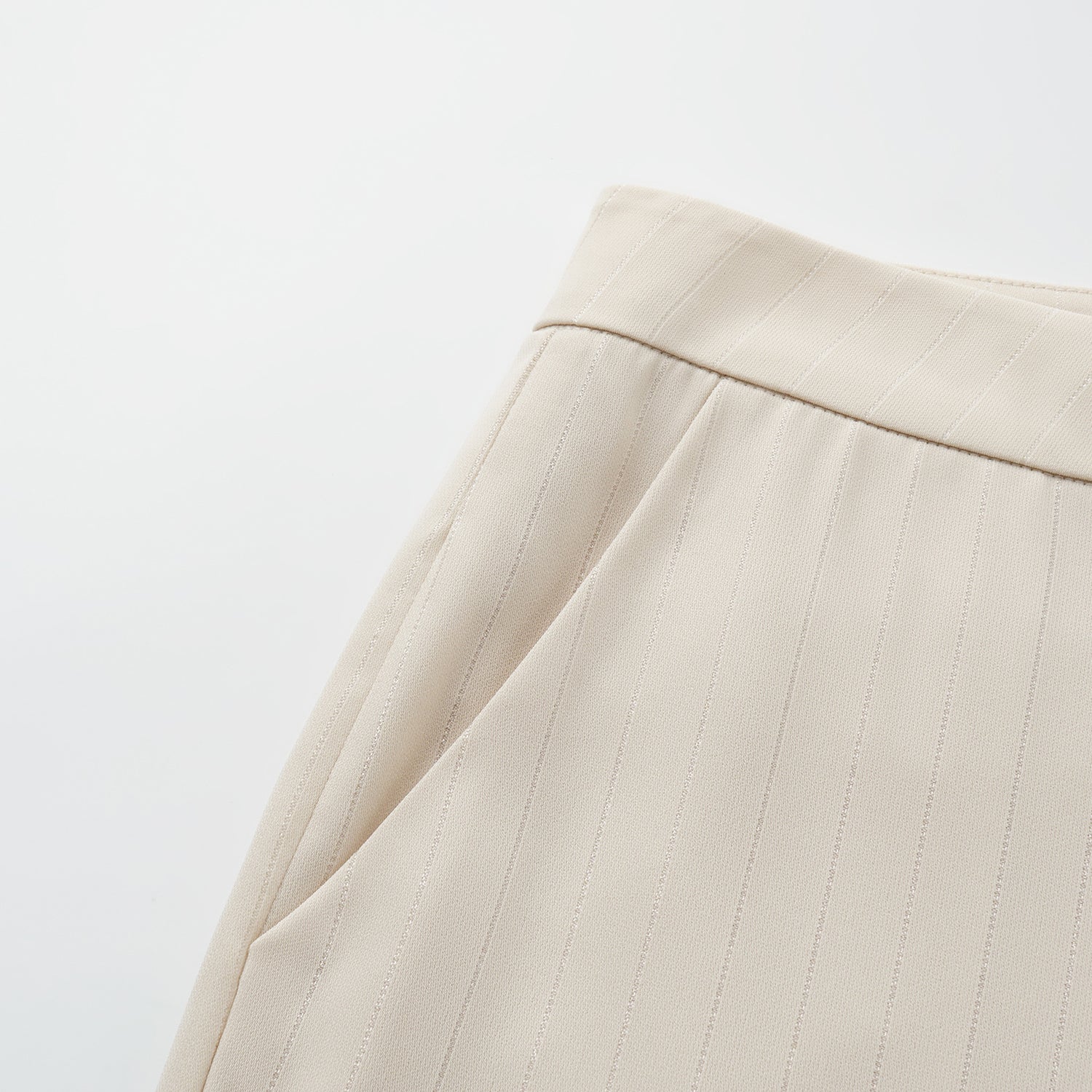 "Speak Sleek." 銀織工藝直條西裝喇叭褲—Drifted Light自由掠影