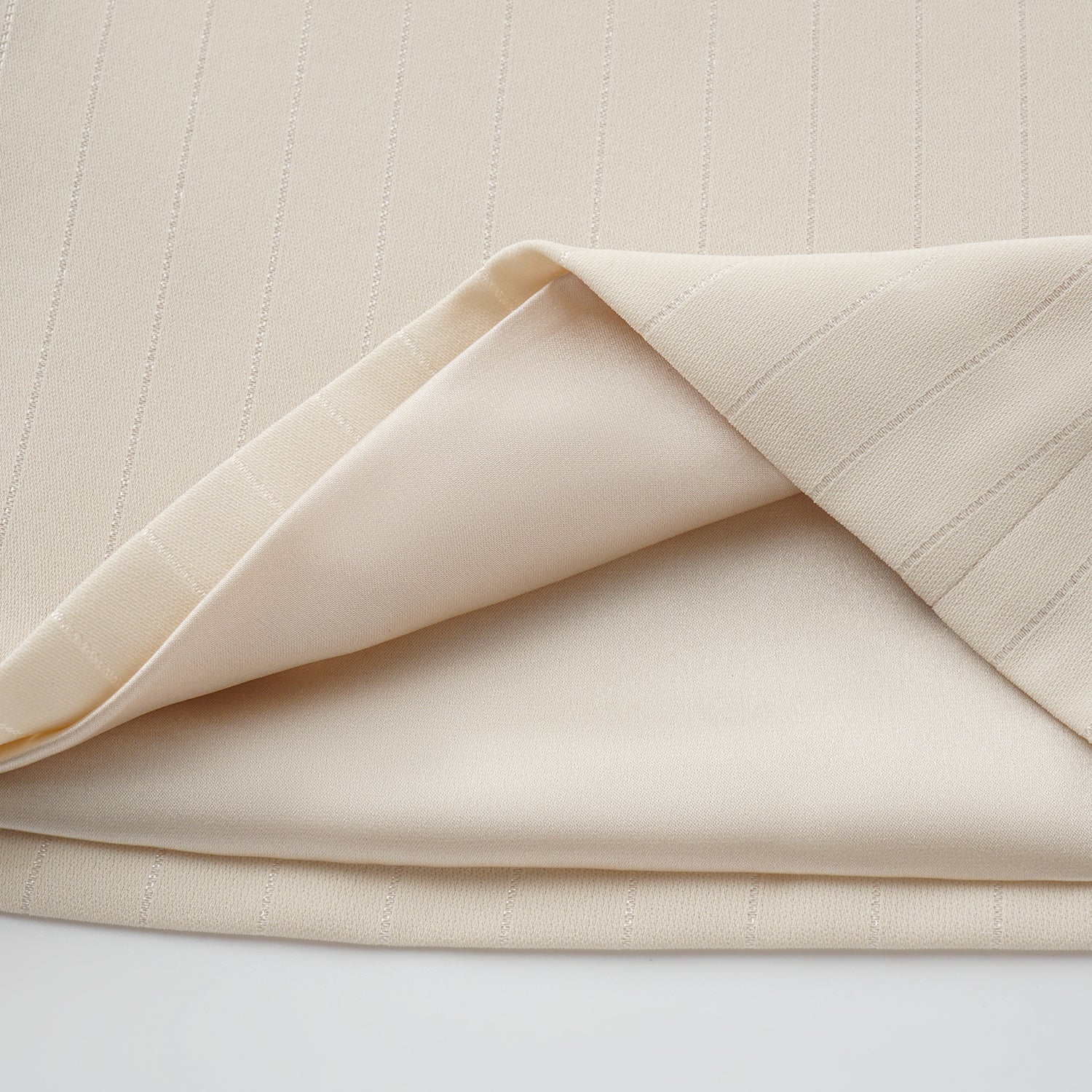 "Speak Sleek." 銀織工藝直條西裝喇叭褲—Drifted Light自由掠影