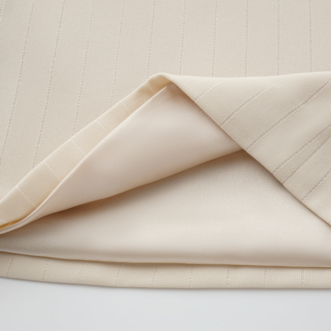 "Speak Sleek." 銀織工藝直條西裝喇叭褲—Drifted Light自由掠影