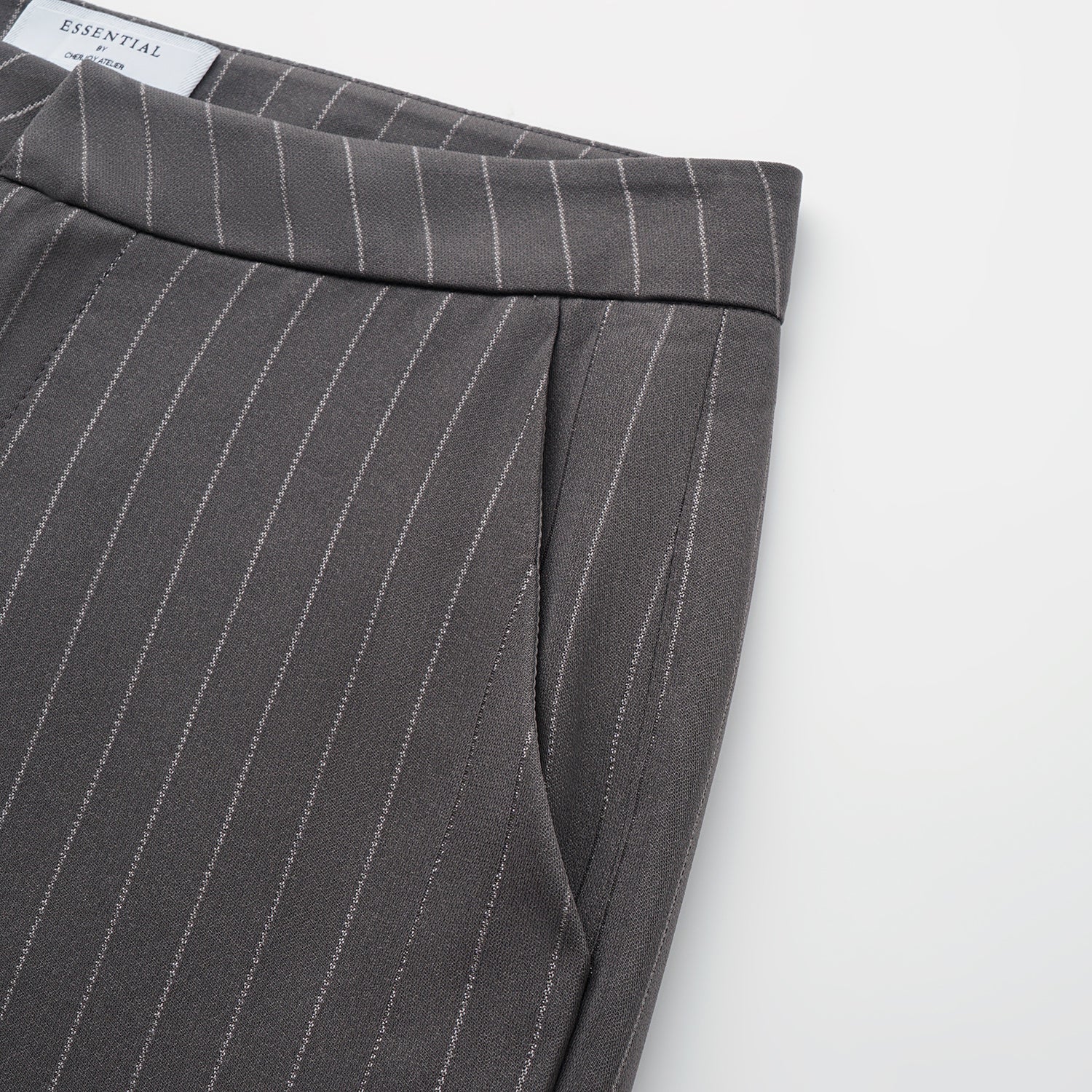 "Speak Sleek." 銀織工藝直條西裝喇叭褲—Urban Reverie藝境漫游