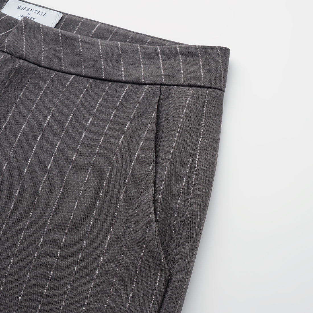 "Speak Sleek." 銀織工藝直條西裝喇叭褲—Urban Reverie藝境漫游