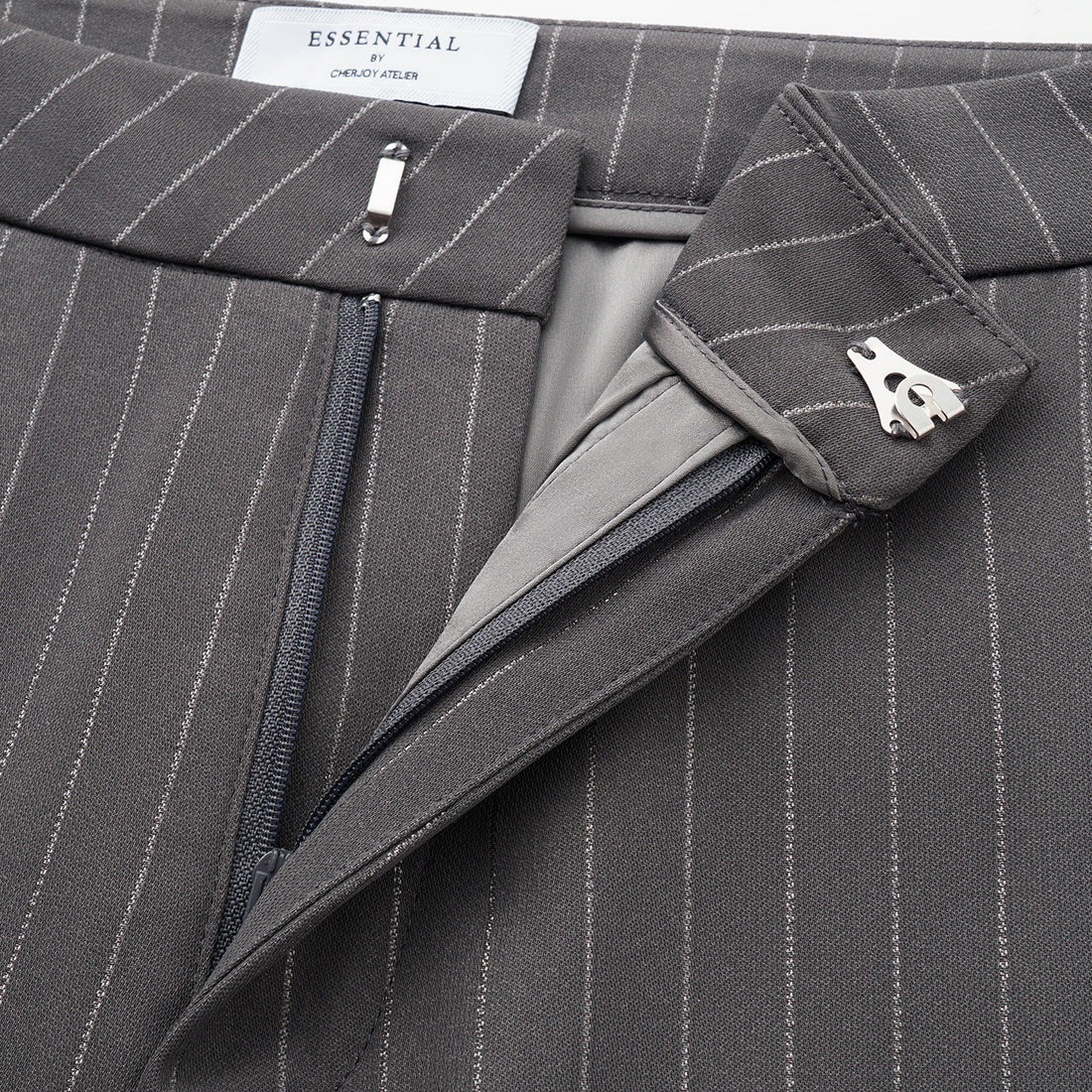 "Speak Sleek." 銀織工藝直條西裝喇叭褲—Urban Reverie藝境漫游