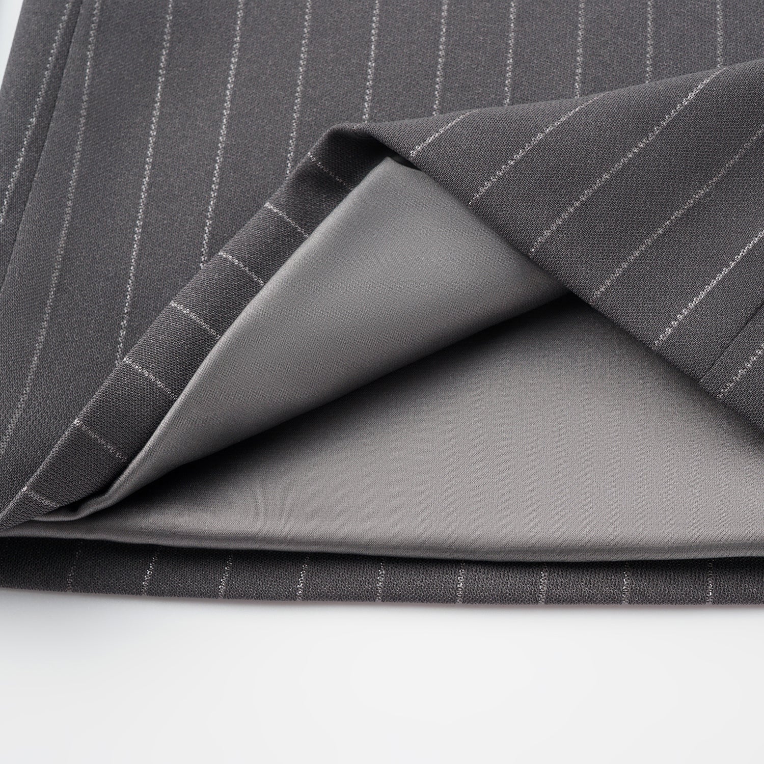 "Speak Sleek." 銀織工藝直條西裝喇叭褲—Urban Reverie藝境漫游