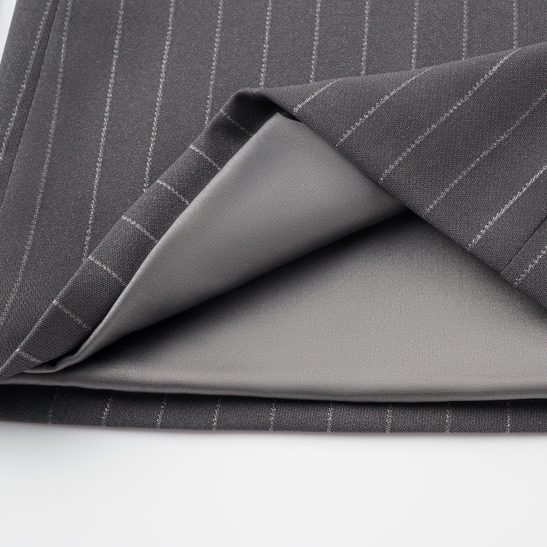 "Speak Sleek." 銀織工藝直條西裝喇叭褲—Urban Reverie藝境漫游