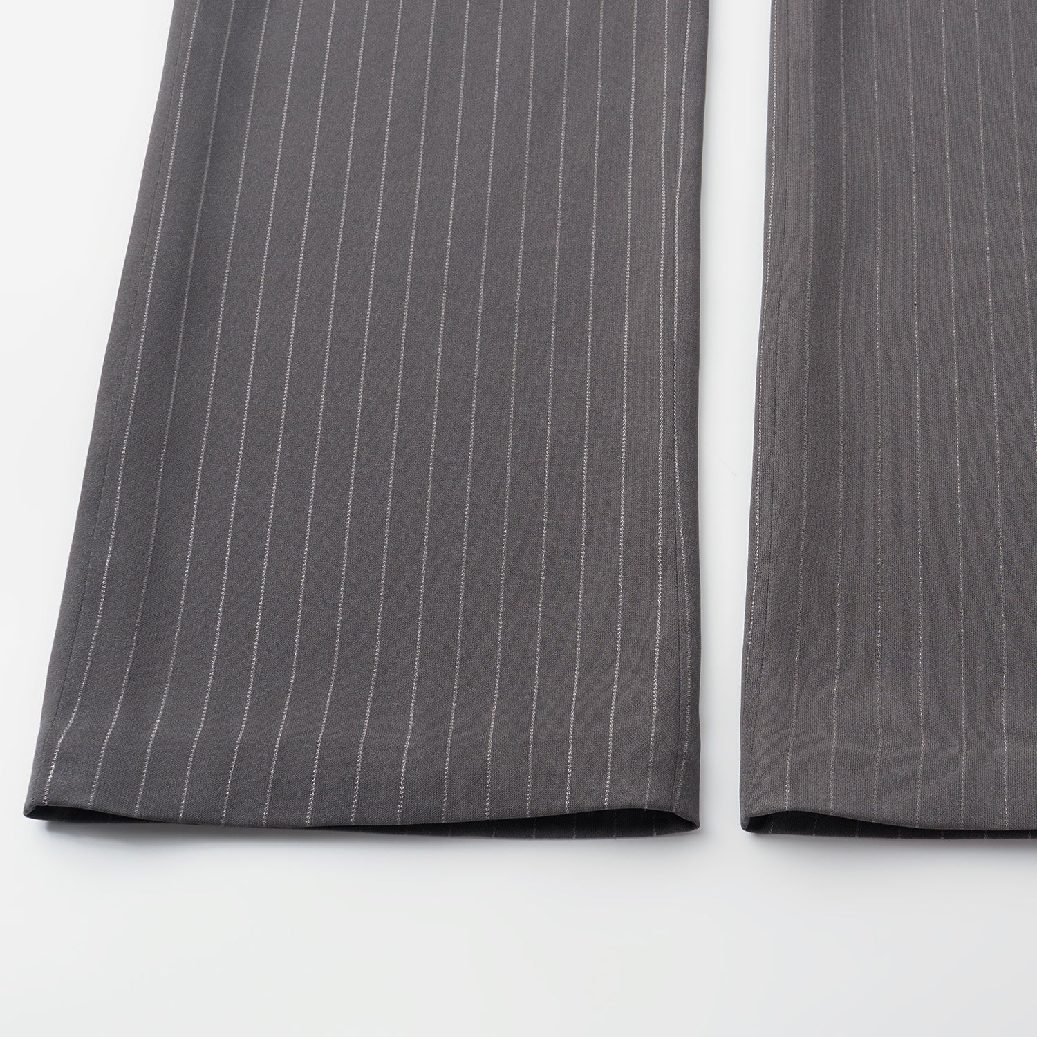 "Speak Sleek." 銀織工藝直條西裝長褲—Urban Reverie藝境漫游