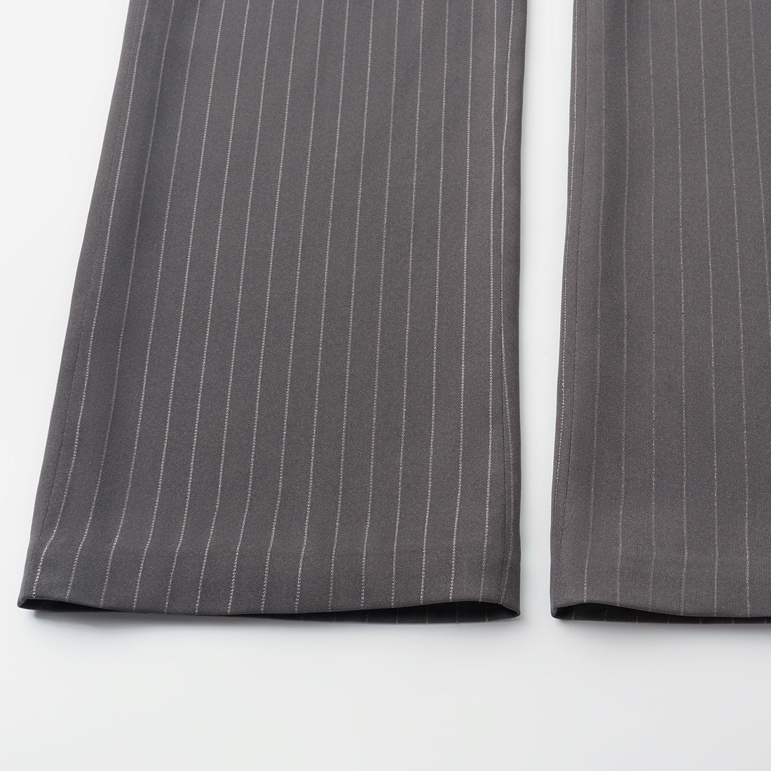 "Speak Sleek." 銀織工藝直條西裝長褲—Urban Reverie藝境漫游