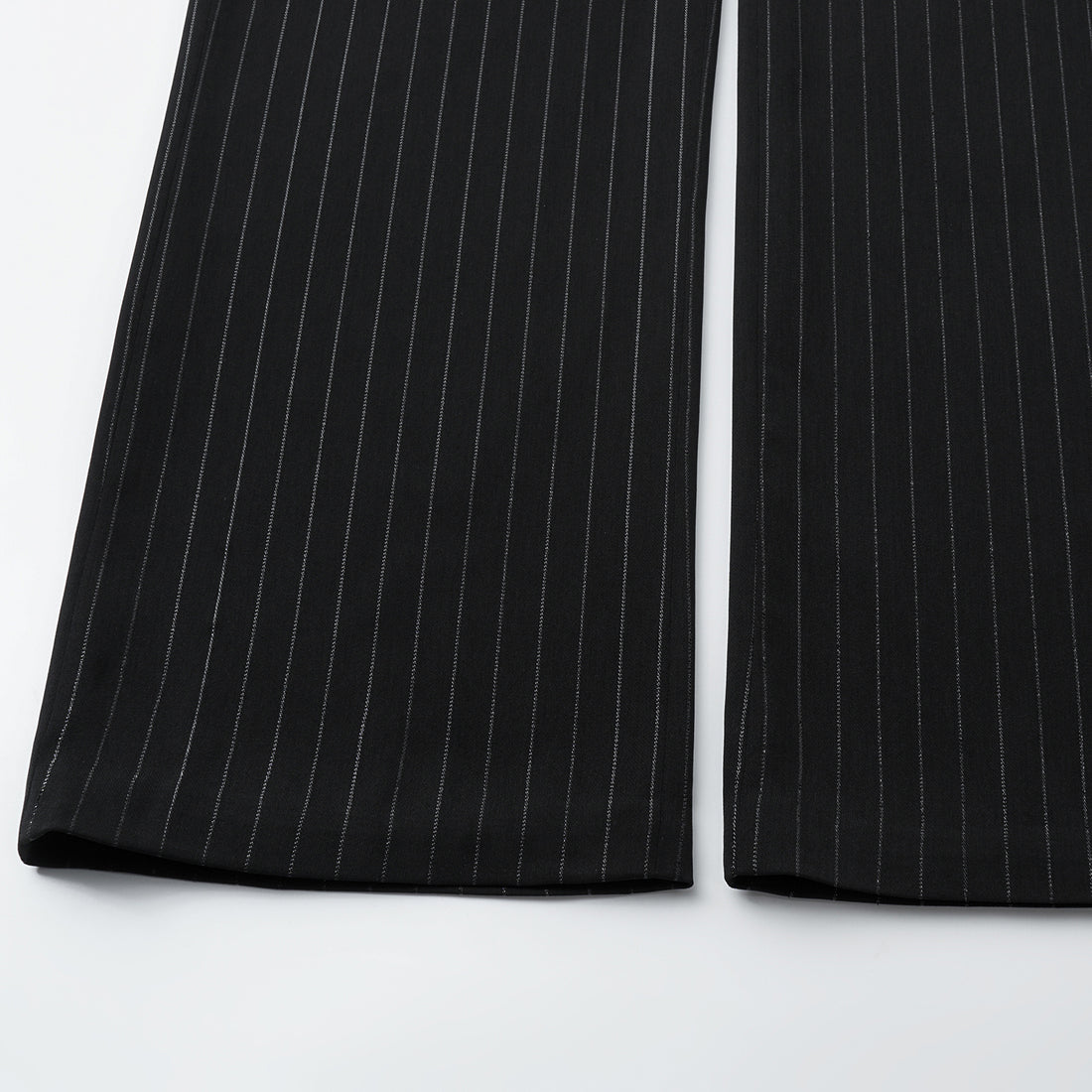 "Speak Sleek." 銀織工藝直條西裝長褲—Shadow Rhythm沉光輕序