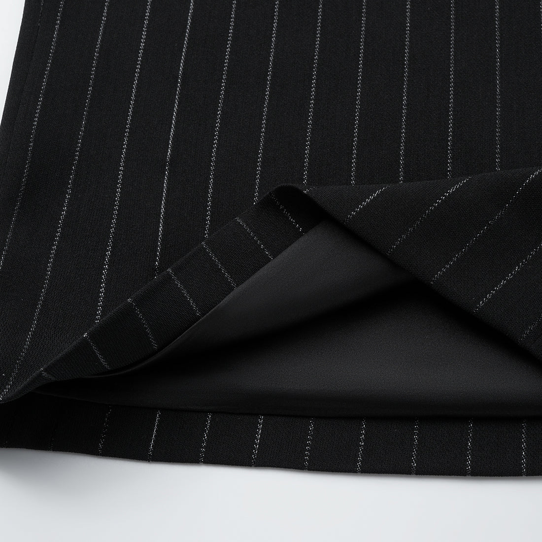 "Speak Sleek." 銀織工藝直條西裝長褲—Shadow Rhythm沉光輕序