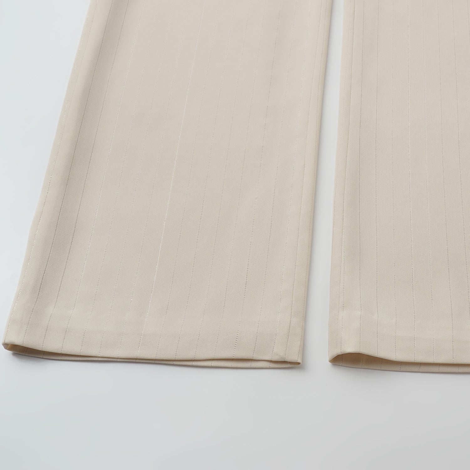 "Speak Sleek." 銀織工藝直條西裝長褲—Drifted Light自由掠影