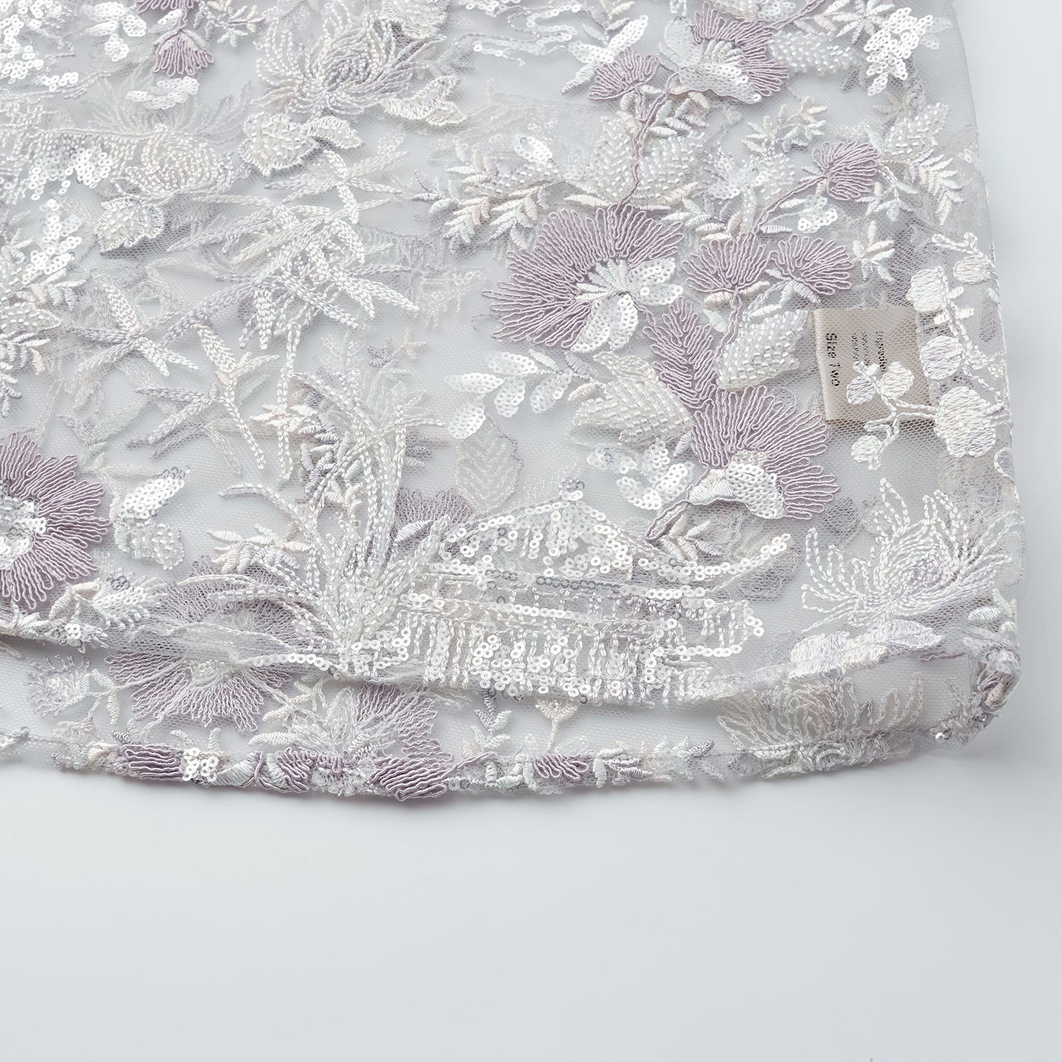 "Imperial Garden Teatime"點景白描奢華珠繡輕國風蕾絲背心—Woven Breeze聽風絮