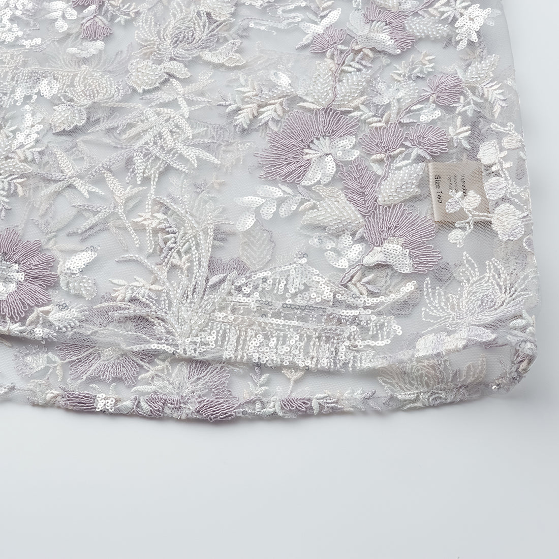 "Imperial Garden Teatime"點景白描奢華珠繡蕾絲背心—Woven Breeze聽風絮