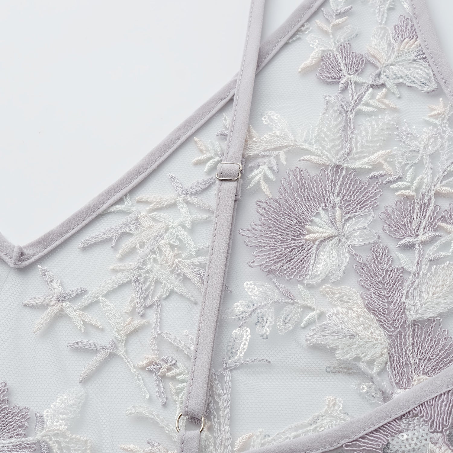 "Imperial Garden Teatime"點景白描奢華珠繡輕國風蕾絲背心—Woven Breeze聽風絮