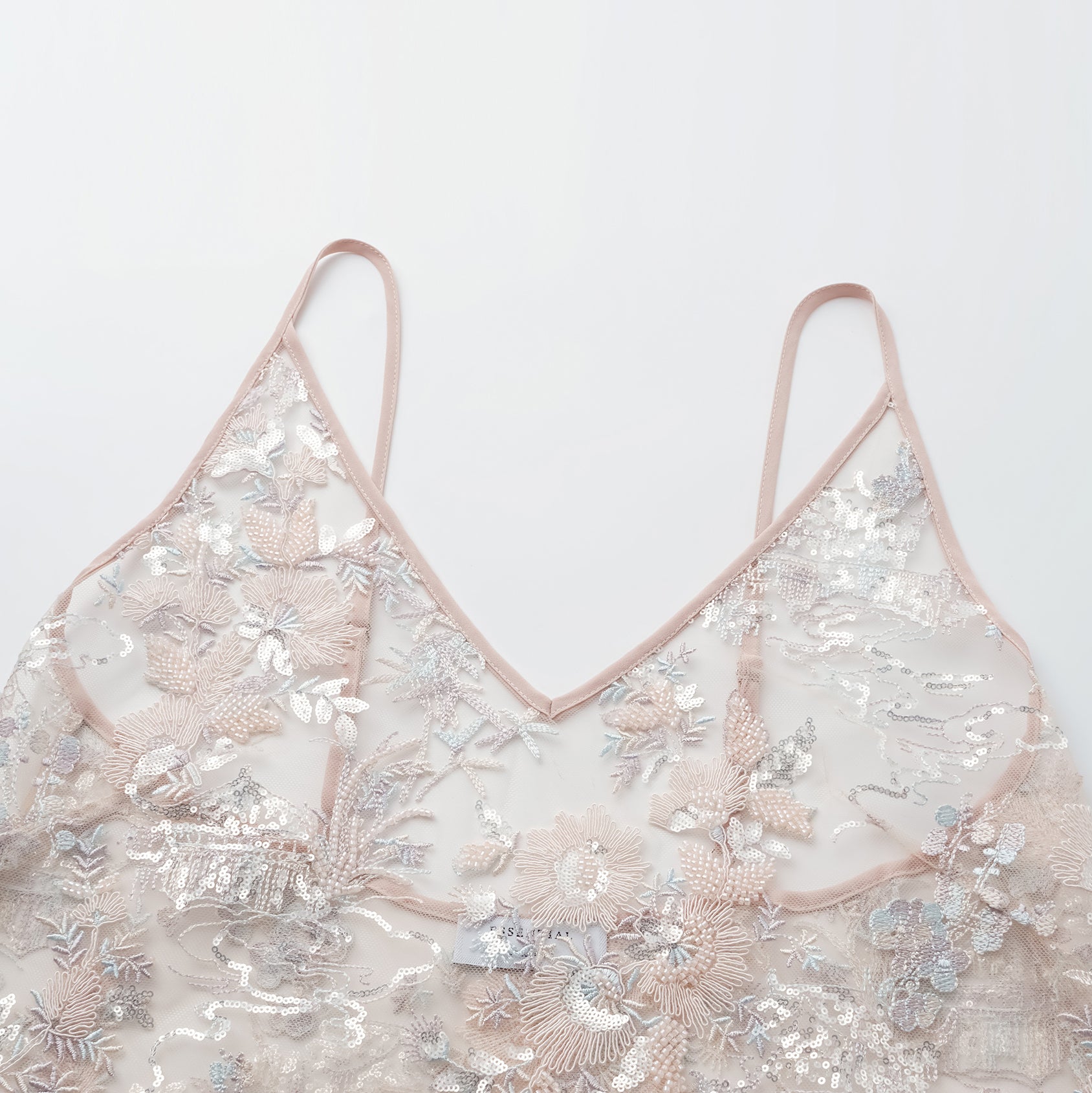 "Imperial Garden Teatime"點景白描奢華珠繡輕國風蕾絲背心—Petal Silhouette花間影