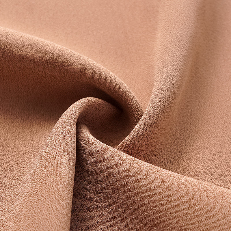 “Welcome to my party.” 珠繡羽毛工藝細肩帶背心