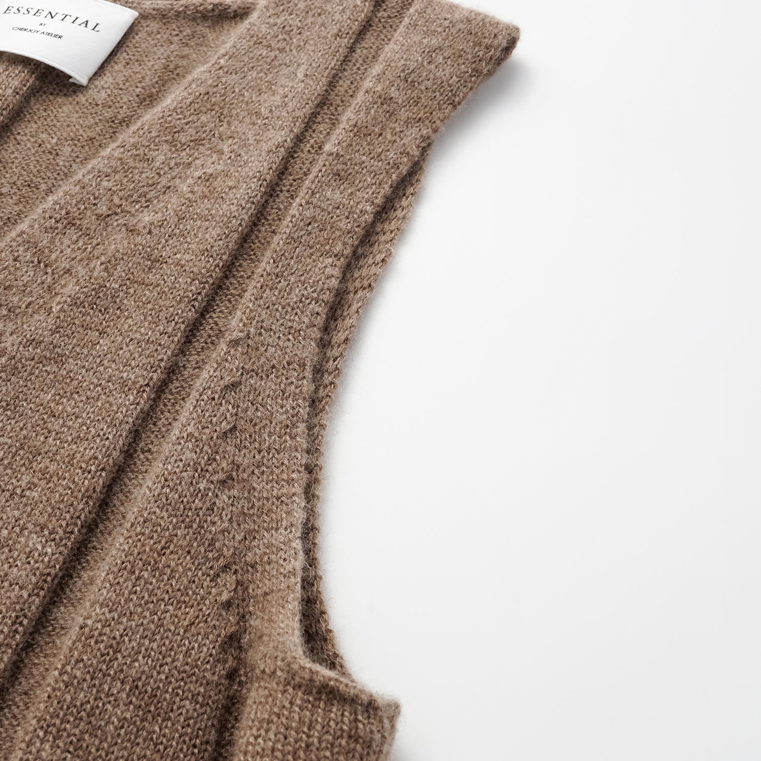 “Autumn Diary” 100%Cashmere V領背心—Earl Gray