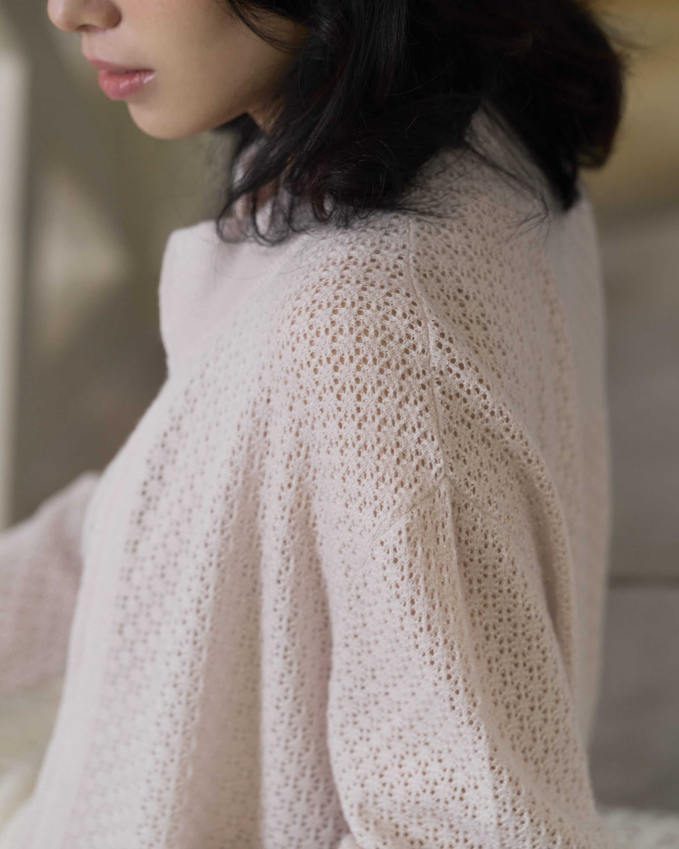 “柔光之間 In a Softer Light • 柔粉 Soft Pink” Cashmere 浮燦點織花眼工藝針織外套