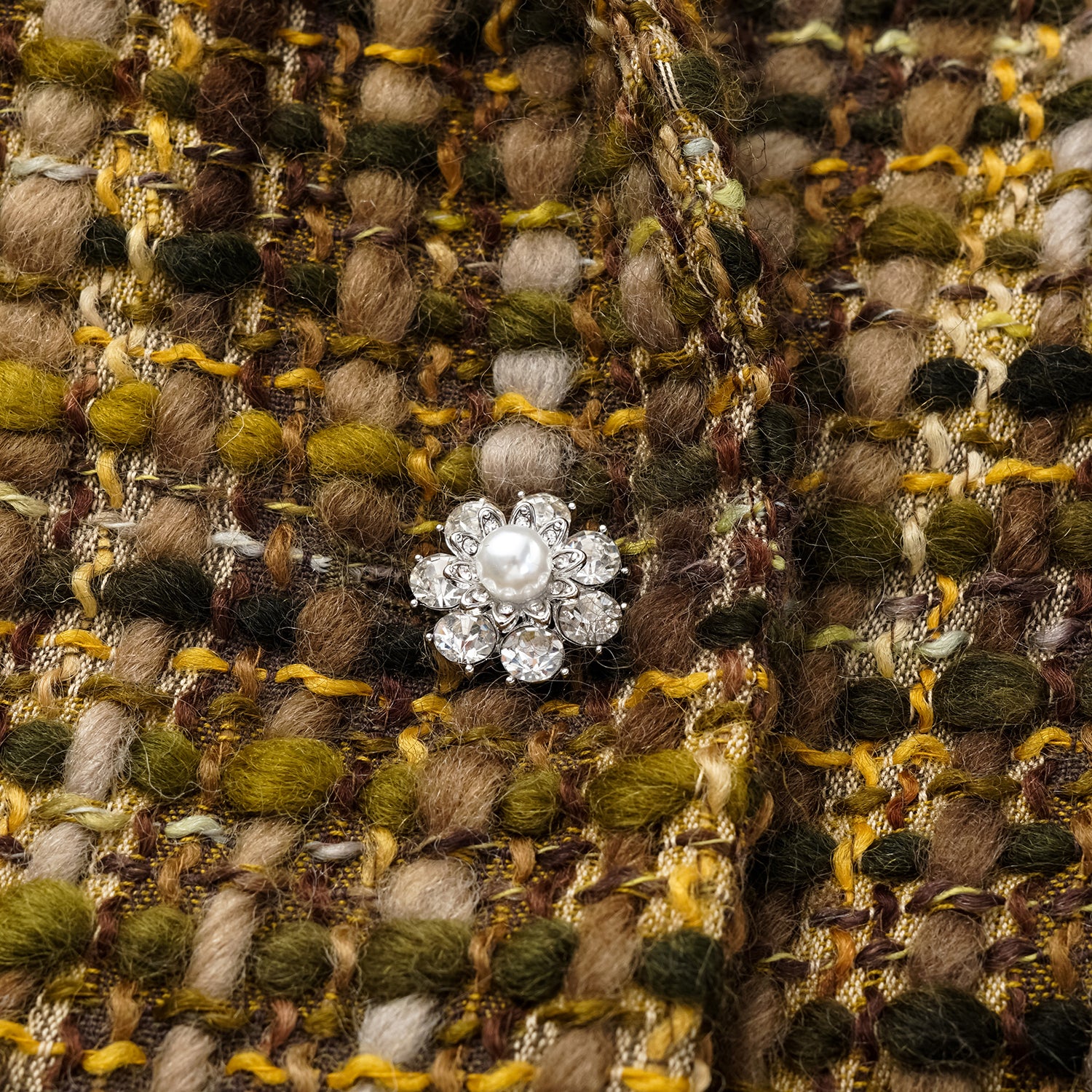 “Knightsbridge citywalk.” 義大利花呢修身西裝外套