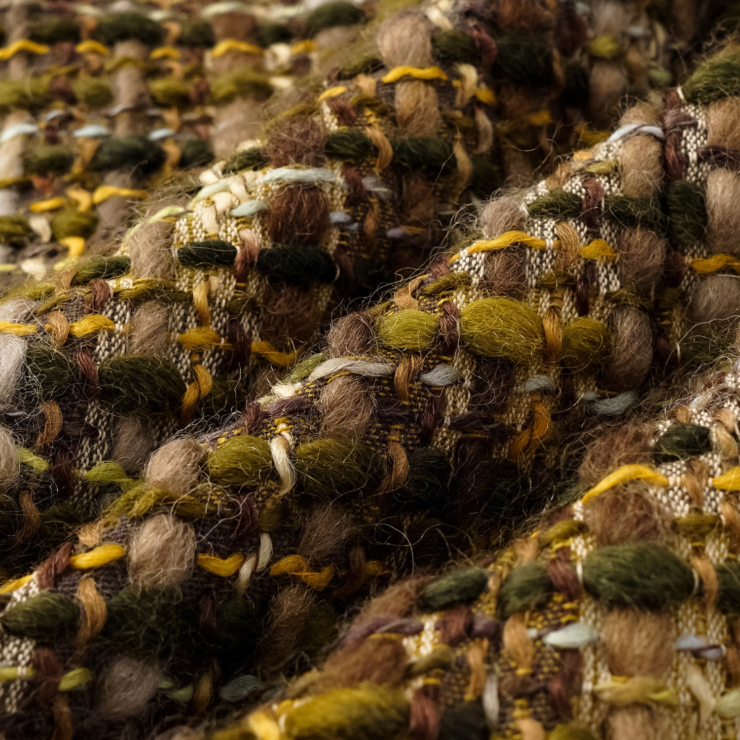 “Knightsbridge citywalk.” 義大利花呢修身西裝外套