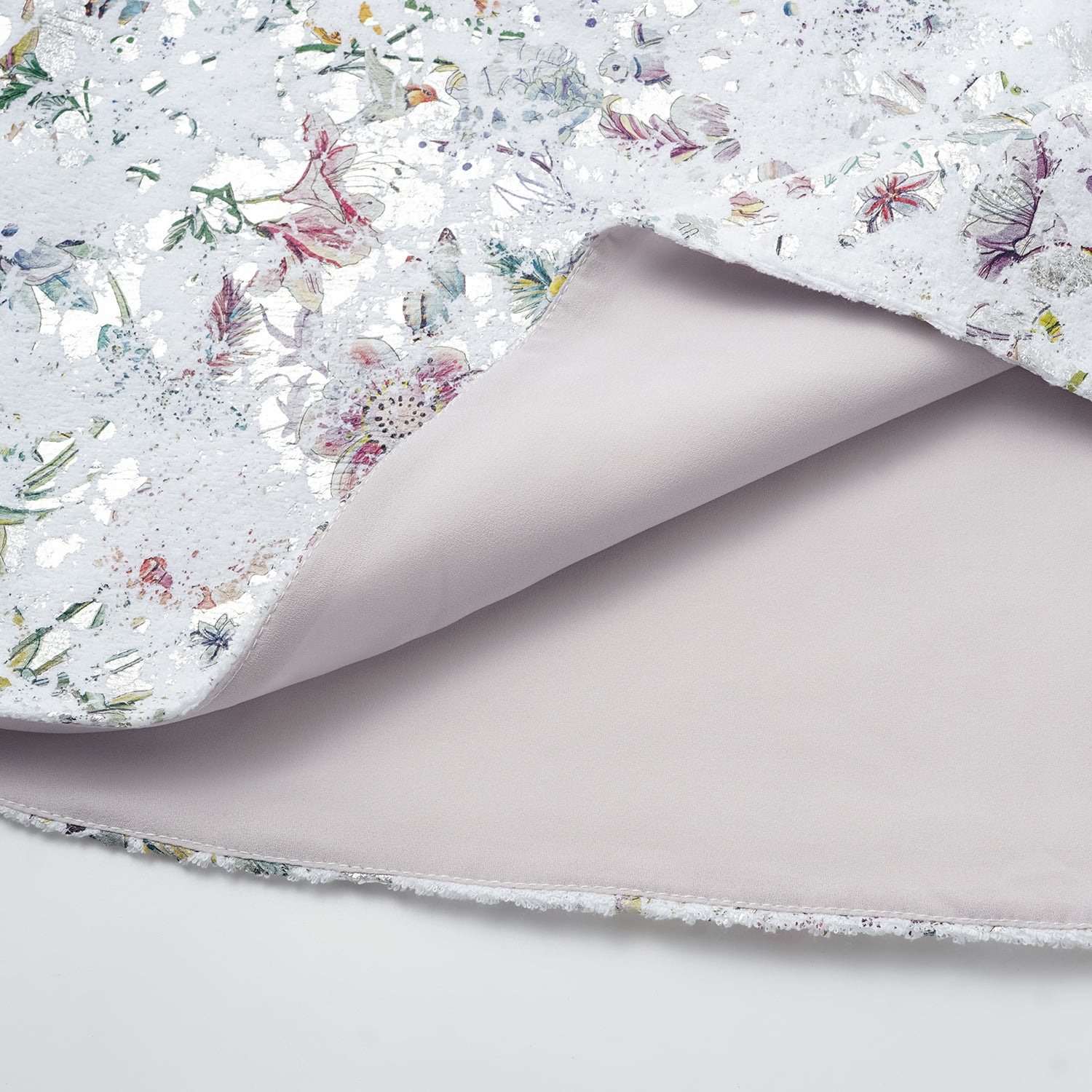 “Imperial Garden Teatime” 義大利銀箔貼花工藝肌理輕國風面料背心—蝶影醺夢