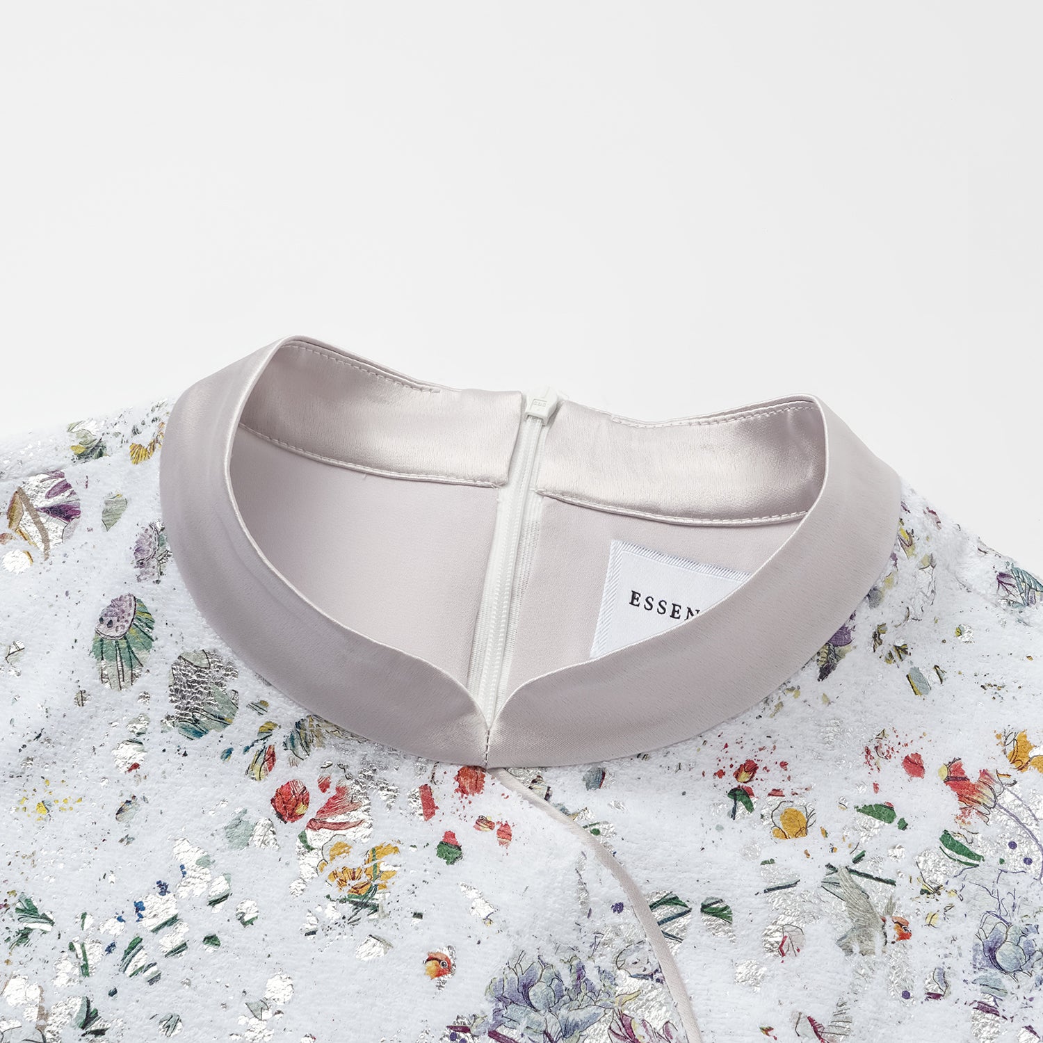 “Imperial Garden Teatime” 義大利銀箔貼花工藝肌理面料輕國風旗袍洋裝—蝶影醺夢