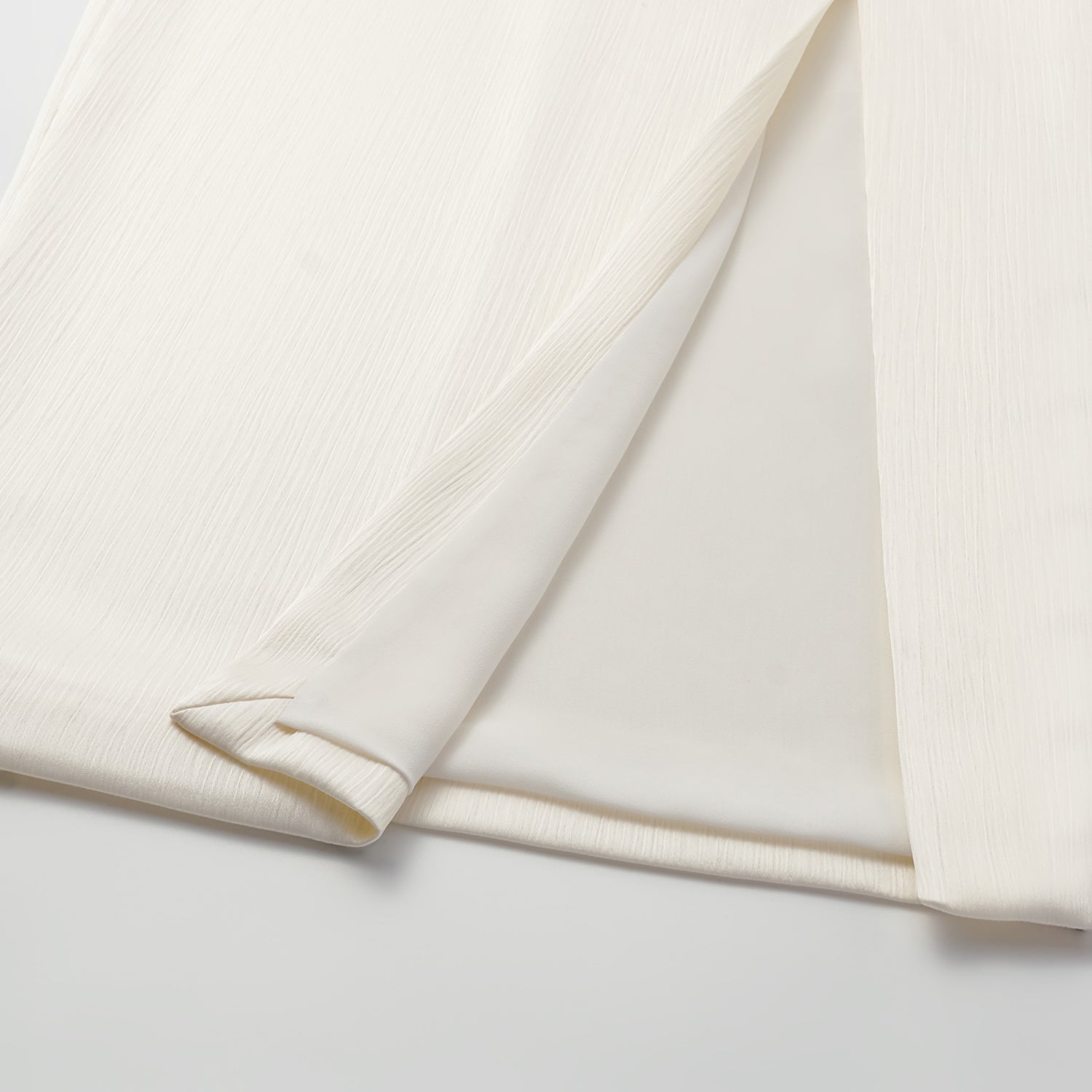 “Easy Go Chic” 韓國壓褶工藝面料鉛筆裙—原白