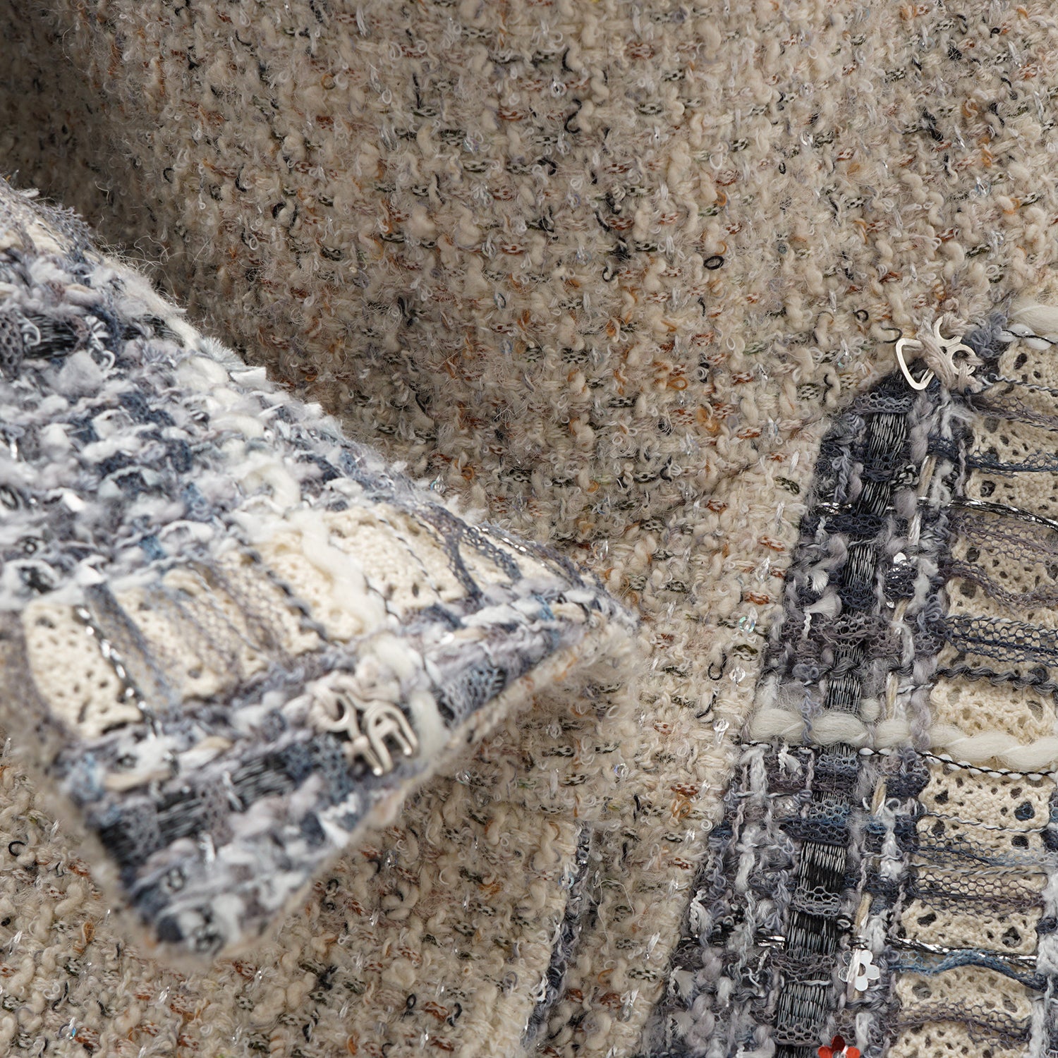 "Oxford Autumn Elegance" 浮織蕾絲高領拼接斜襟花呢背心—Fair Isle Romance費爾島浪漫