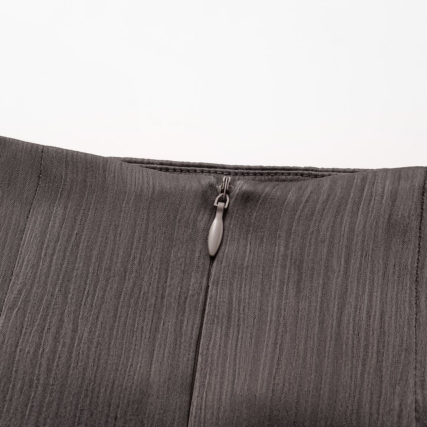 “Easy Go Chic” 韓國壓褶工藝面料鉛筆裙—皮革咖