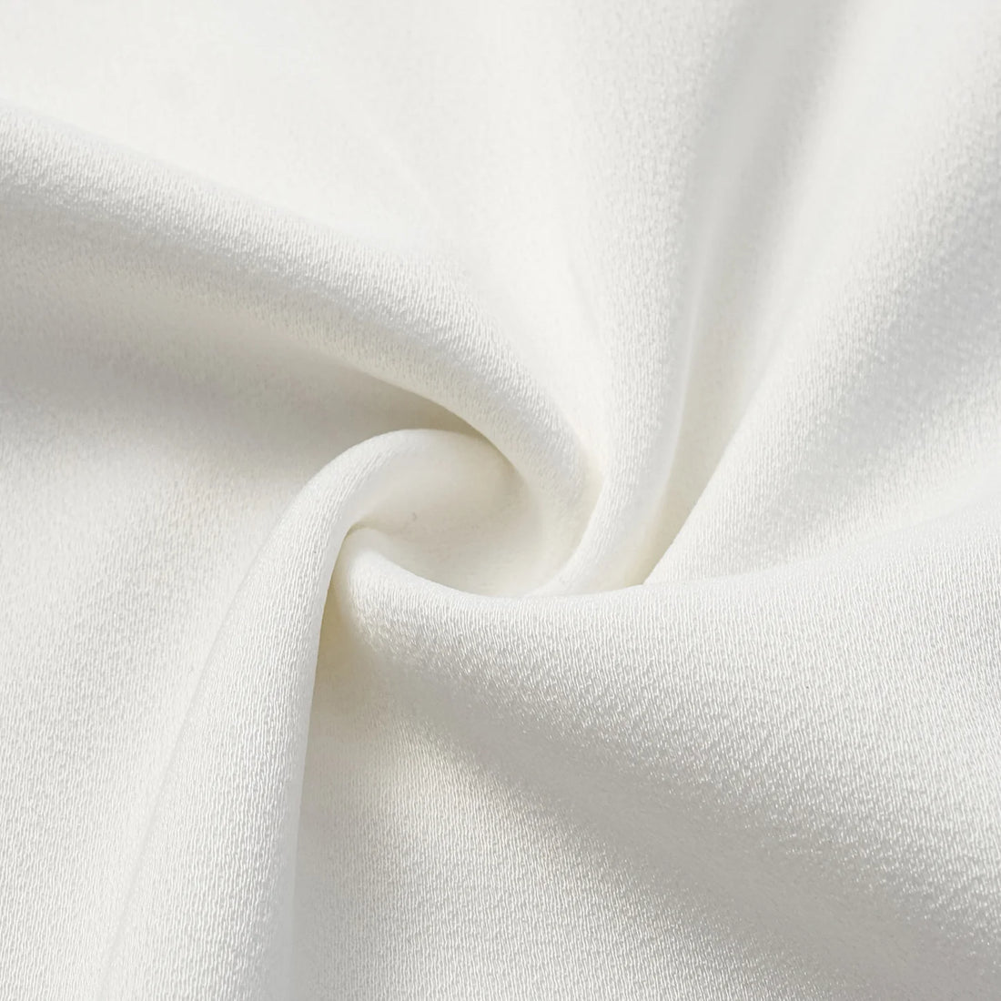 “Autumn Diary ” 珍珠醋酸緞特殊剪裁闊腿長褲 — 白色