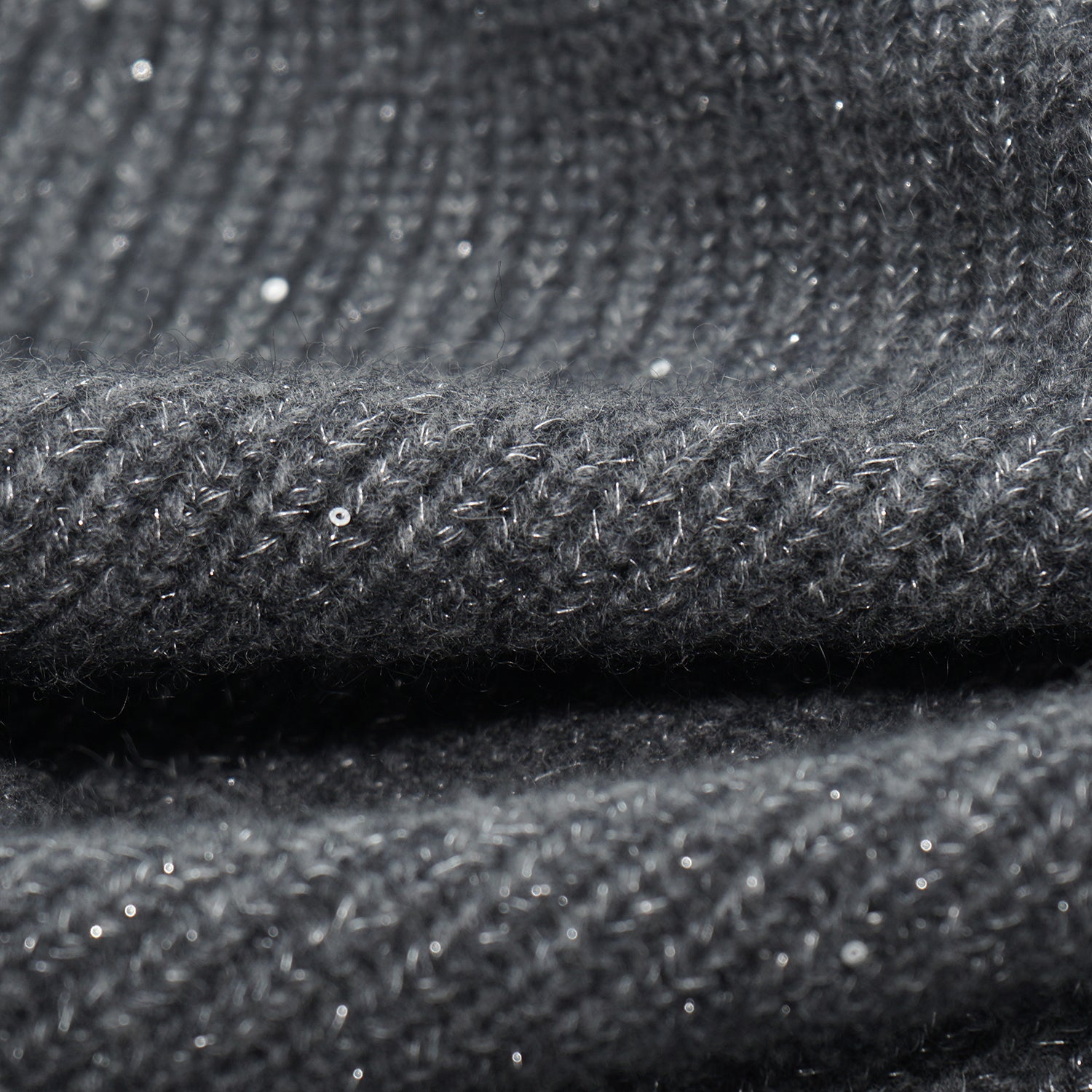 “Winter Diary” 100%Cashmere浮雕緞繡星點針織外套—Cedar Smoke雪松煙衫