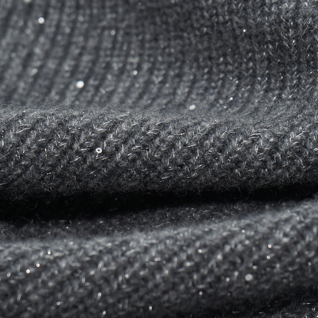 “Winter Diary” 100%Cashmere浮雕緞繡星點針織外套—Cedar Smoke雪松煙衫