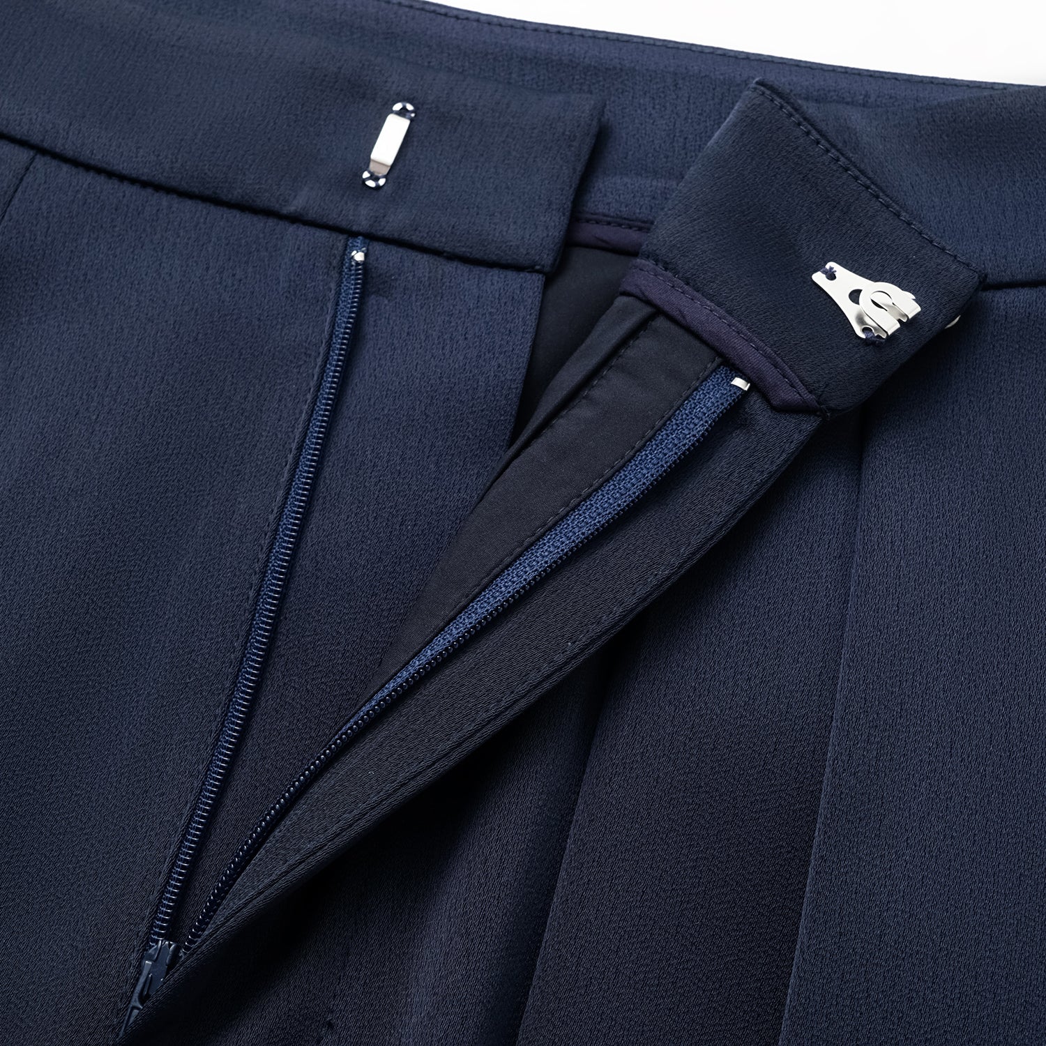 “Autumn Diary ” 珍珠醋酸緞特殊剪裁闊腿長褲 — 深藍色