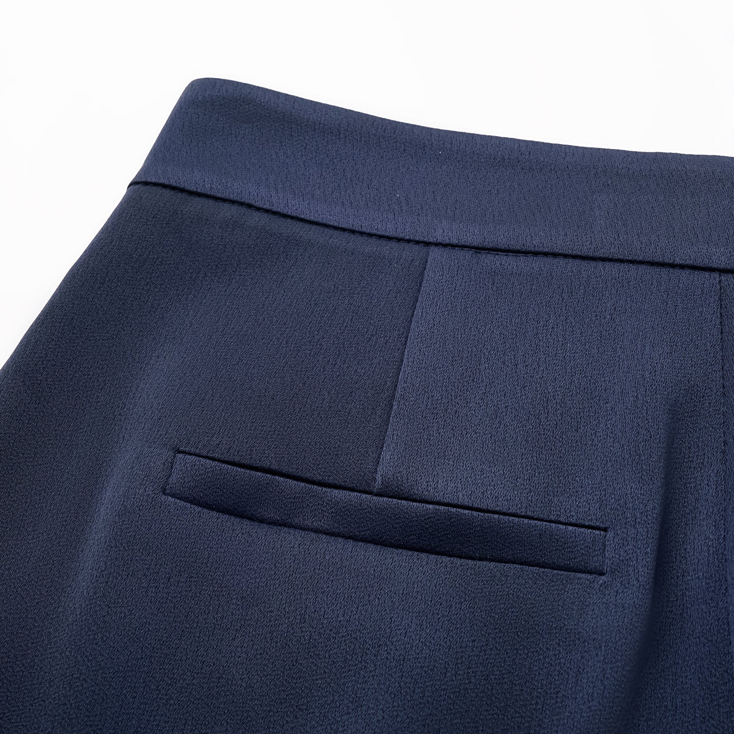 “Autumn Diary ” 珍珠醋酸緞特殊剪裁闊腿長褲 — 深藍色